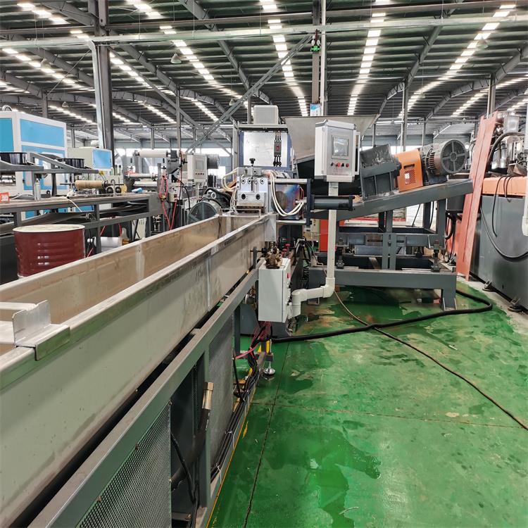 低煙無鹵造粒機設(shè)備_穩(wěn)定的低煙無鹵造粒機_低煙無鹵造粒機高產(chǎn)能